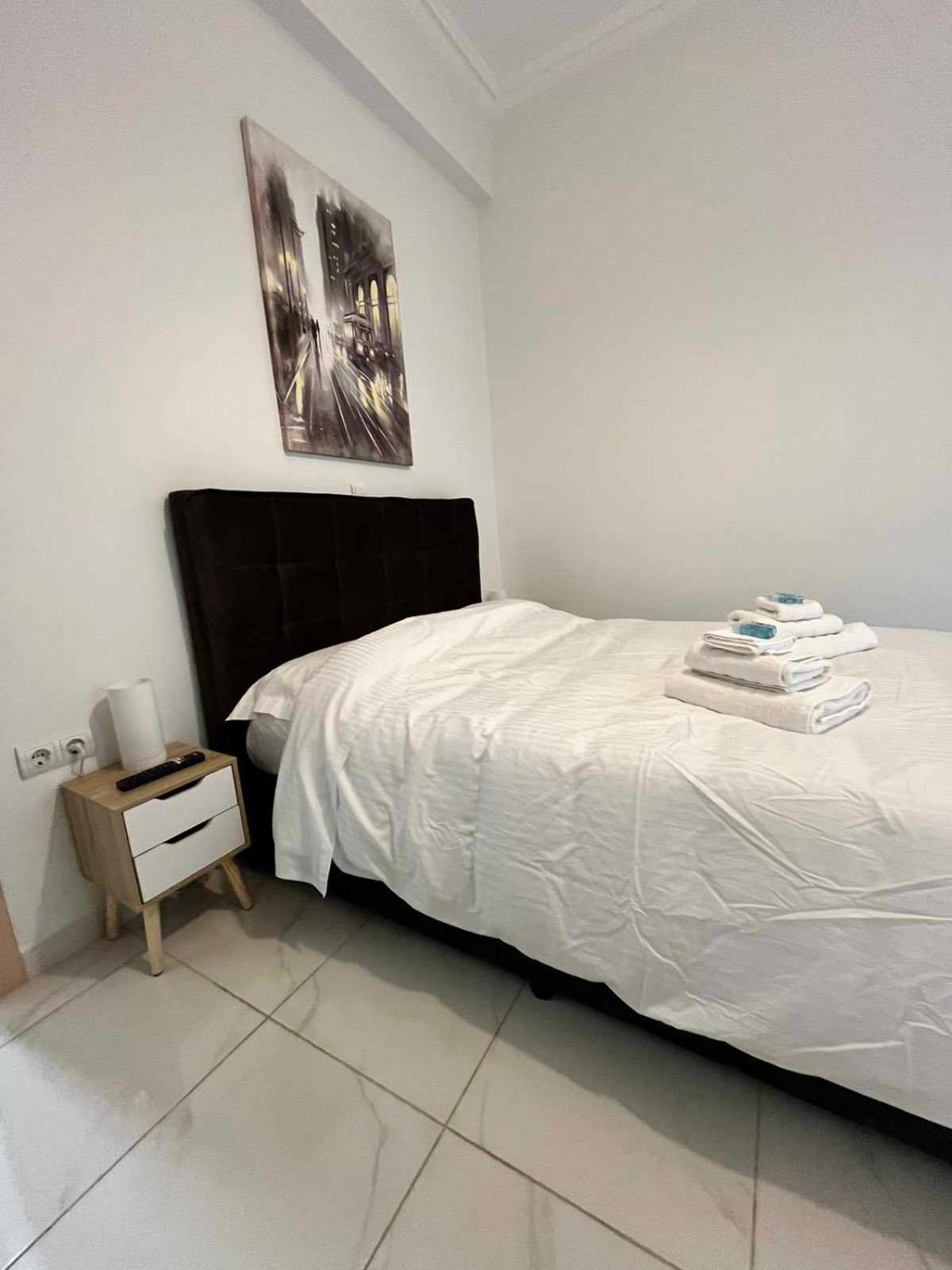 Elegant & Modern Apartment Near To Athens Riviera Pire Dış mekan fotoğraf